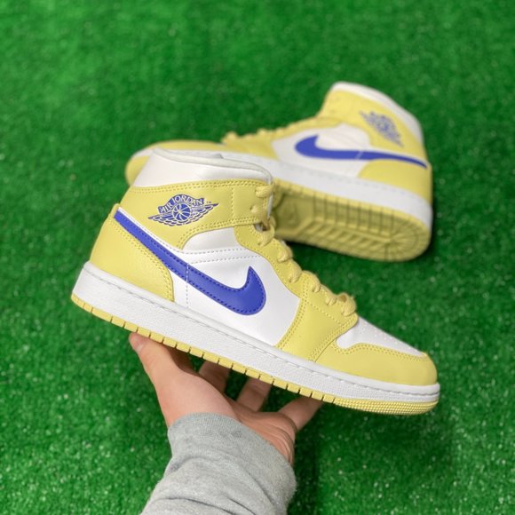 Nike Air Jordan 1 Mid Womens Basketball Shoes White BQ6472-701 VNDS Size 7.5 - Picture 1 of 7